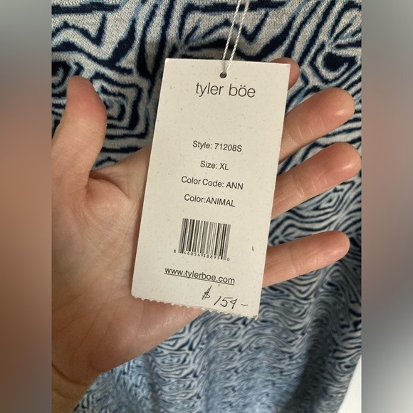 Tyler Boe dress in size XL. Animal print. Super adorable 🦋 - Picture 2 of 6